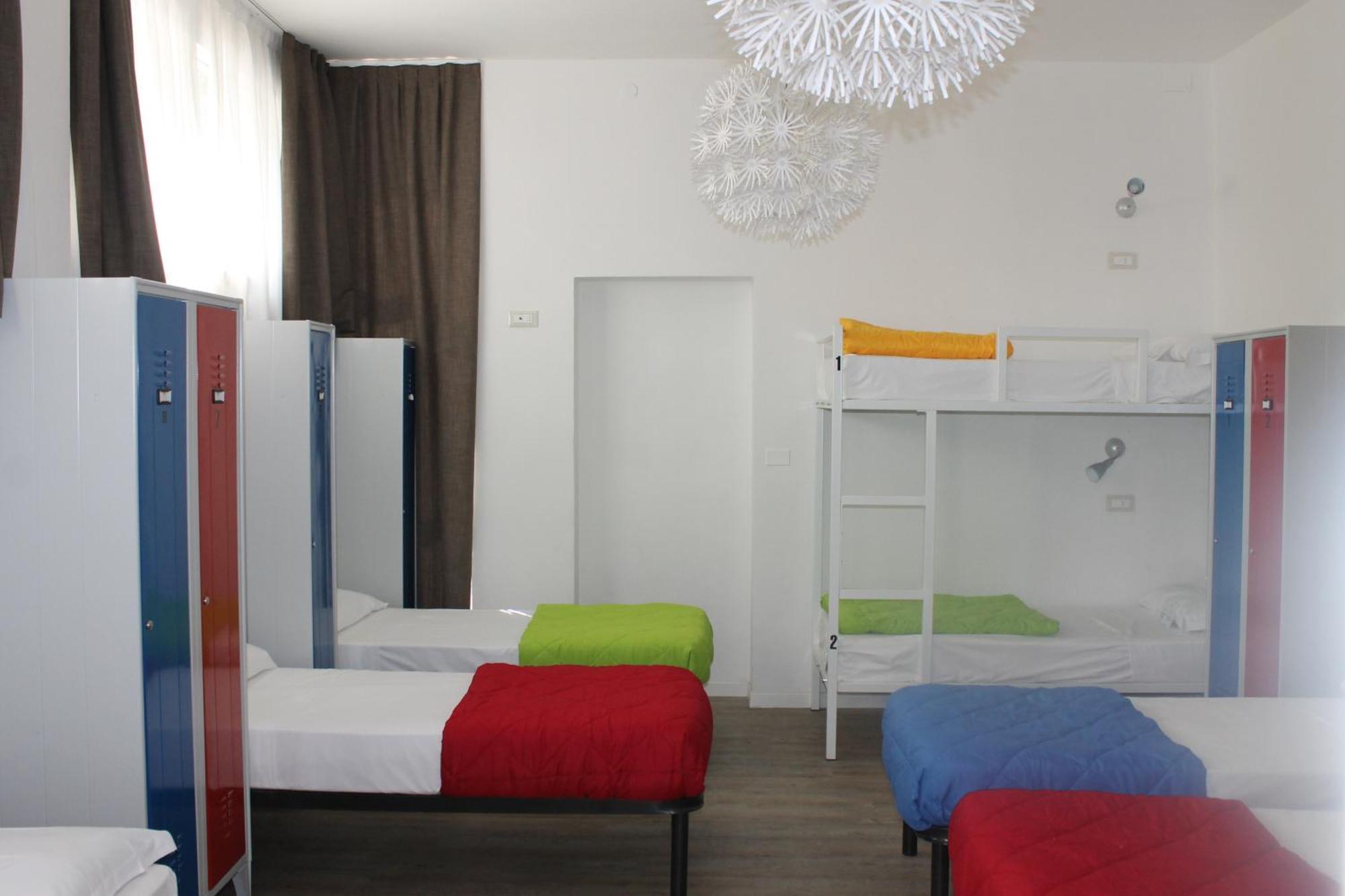 Lake Garda Beach Hostel Padenghe sul Garda Exteriér fotografie