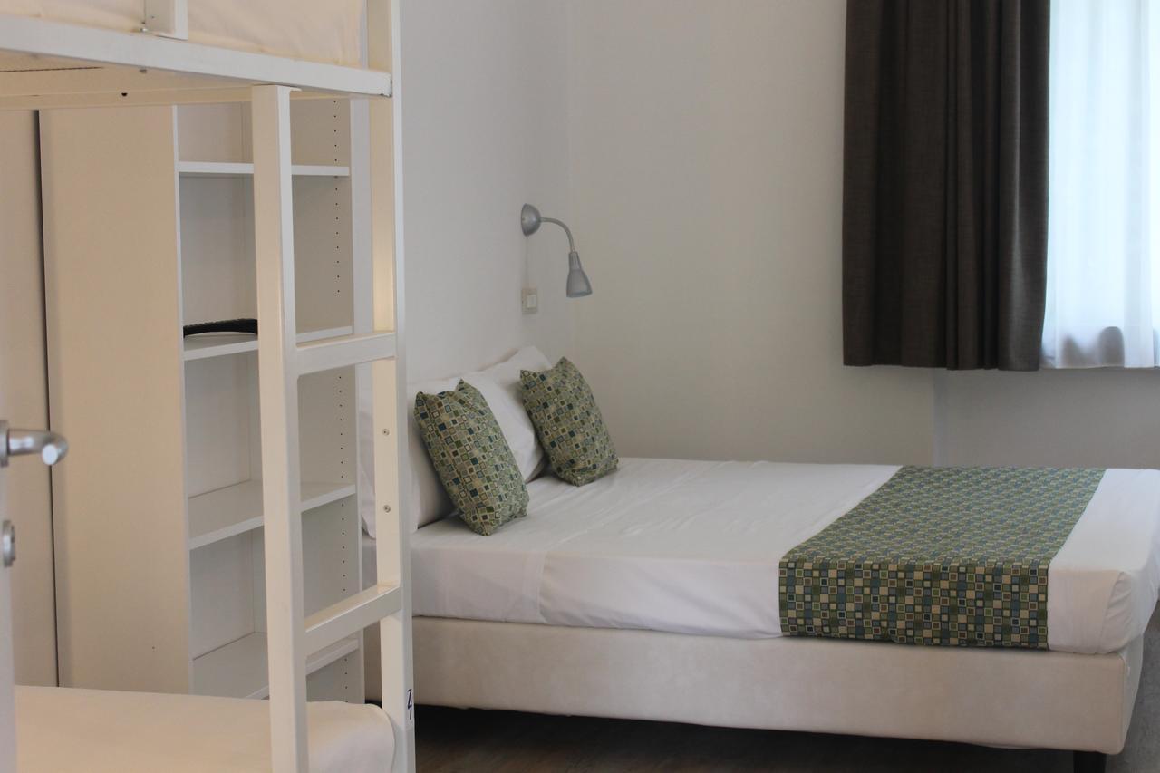 Lake Garda Beach Hostel Padenghe sul Garda Exteriér fotografie