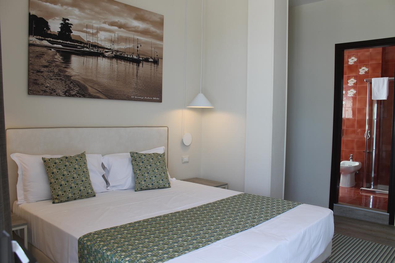 Lake Garda Beach Hostel Padenghe sul Garda Exteriér fotografie