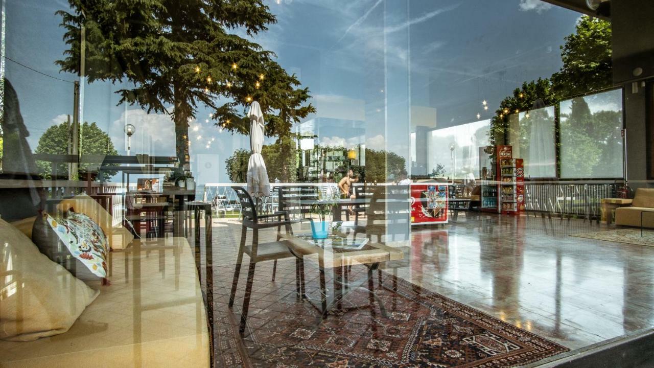 Lake Garda Beach Hostel Padenghe sul Garda Exteriér fotografie